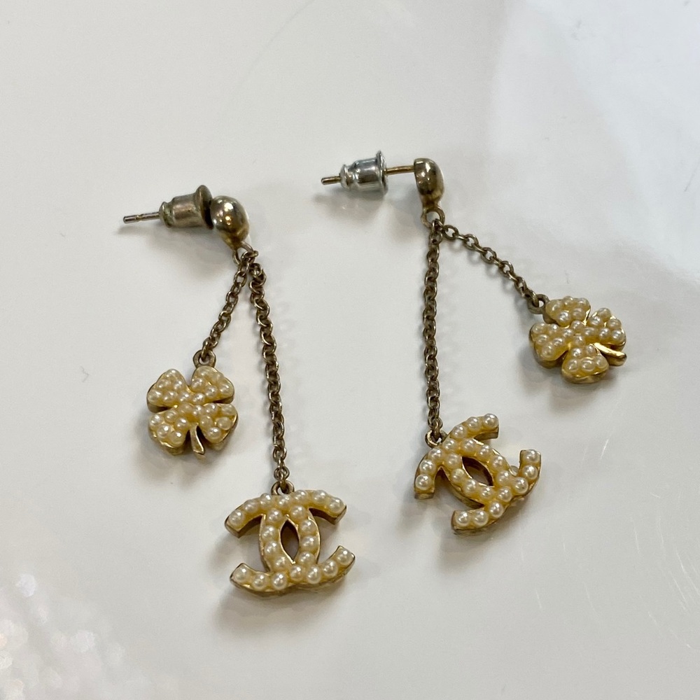 Chandelier pearl embezzled earrings